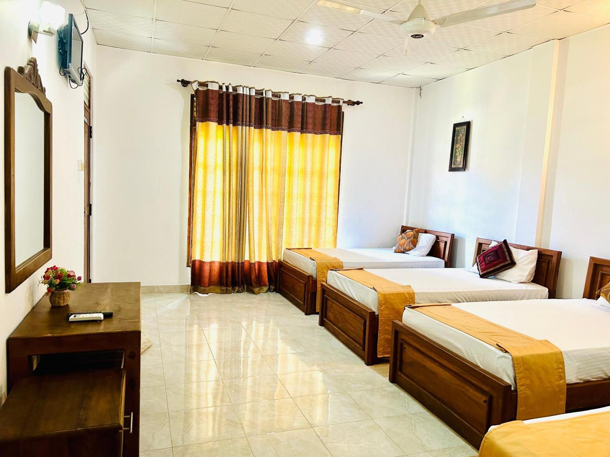Royal Nest Bed and Breakfast Polonnaruwa Exteriör bild